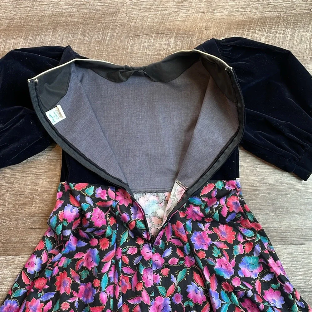 Vintage Peaches ‘n Cream Crushed Velvet Puff Sleeve Floral Dress—Girl’s 14